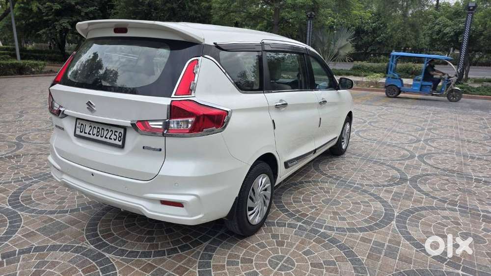 Maruti Suzuki Ertiga Vxi At Petrol, 2022, Petrol