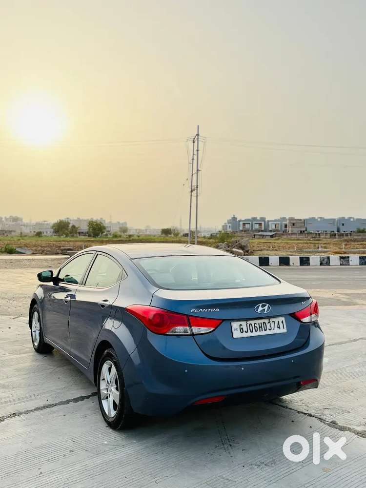 Hyundai New Elantra 2014 Petrol Well Maintained