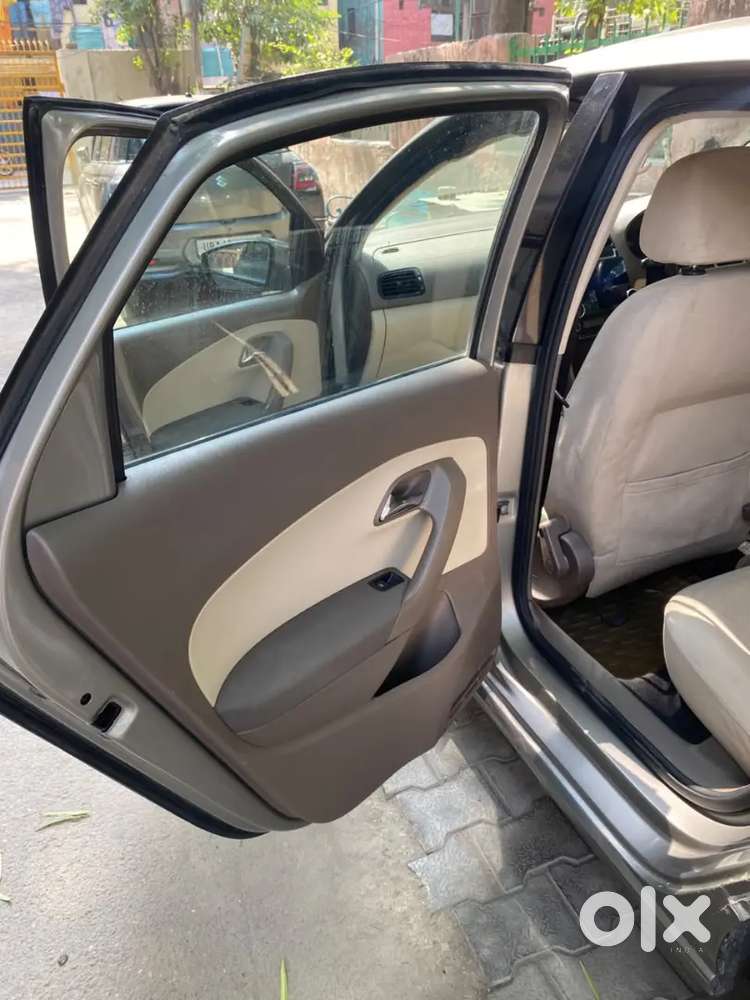 Skoda Rapid Automatic 2013 Petrol Mint Condition Car Silent Engine
