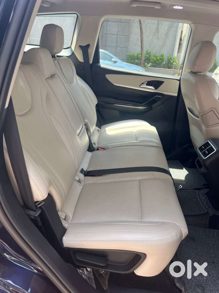 Mahindra Xuv700 Ax7 Luxury Pack Awd, 2022, Diesel