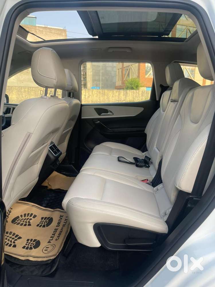 Mahindra Xuv700 Ax7 Luxury Pack Awd, 2023, Diesel