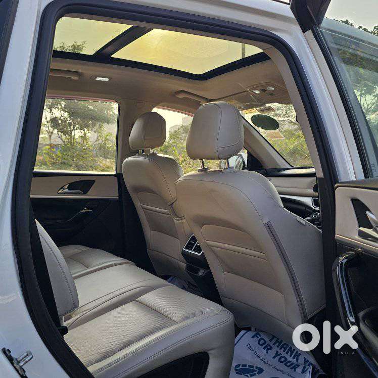 Mahindra Xuv700 2.2 Ax 7 Diesel At Str, 2023, Diesel