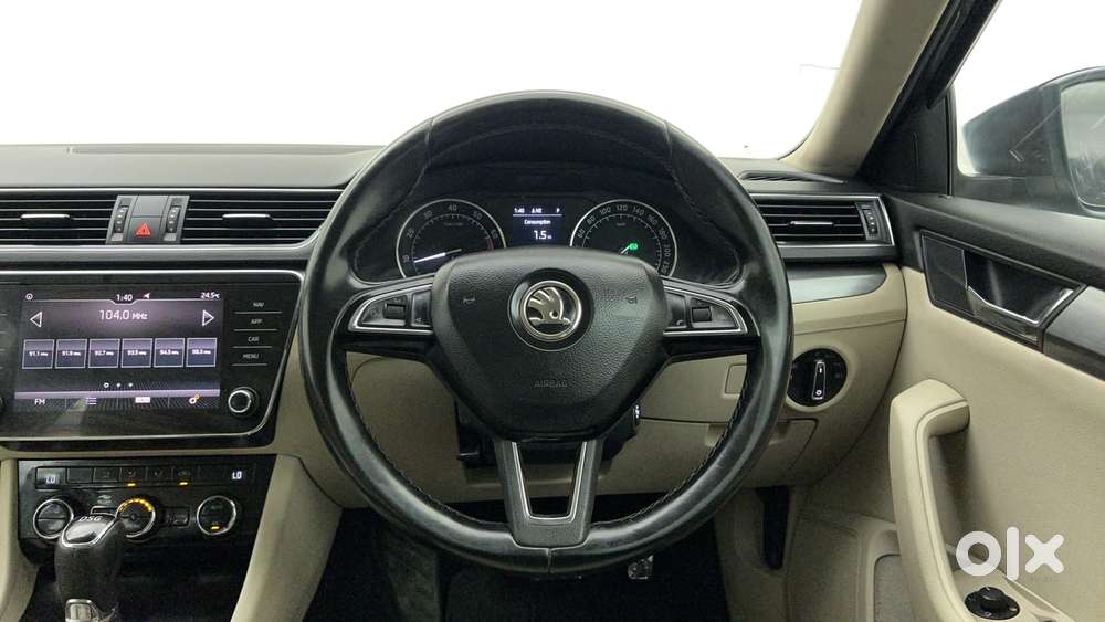 Skoda Superb [2014-2016] 1.8 Style Tsi At, 2018, Petrol