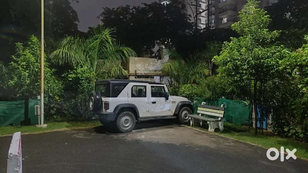 Mahindra Thar Roxx Petrol 2025