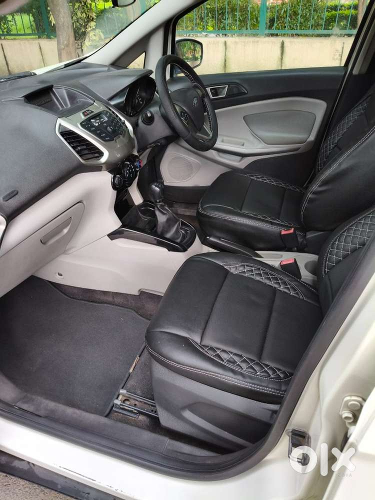 2016 Ford Petrol Car, 67000 Km Driven