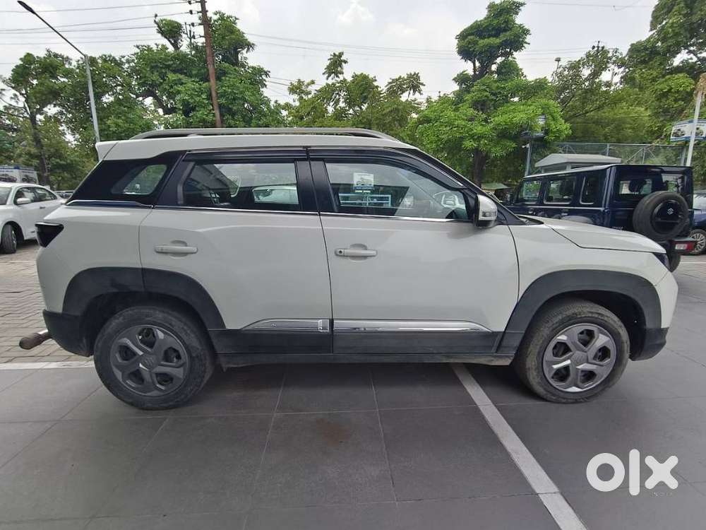 Maruti Suzuki Brezza 1.5 Vxi Smart Hybrid, 2023, Petrol