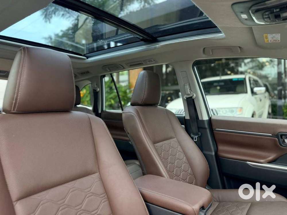 Toyota Innova Hycross 2.0 Zx (o) Hybrid 7 Str, 2025, Petrol