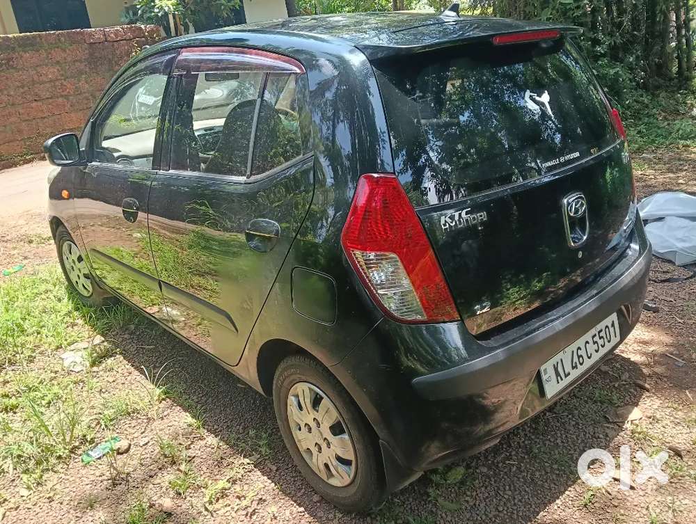 Hyundai I10 Sportz (എഴുപത് 12 -62-30-02) .