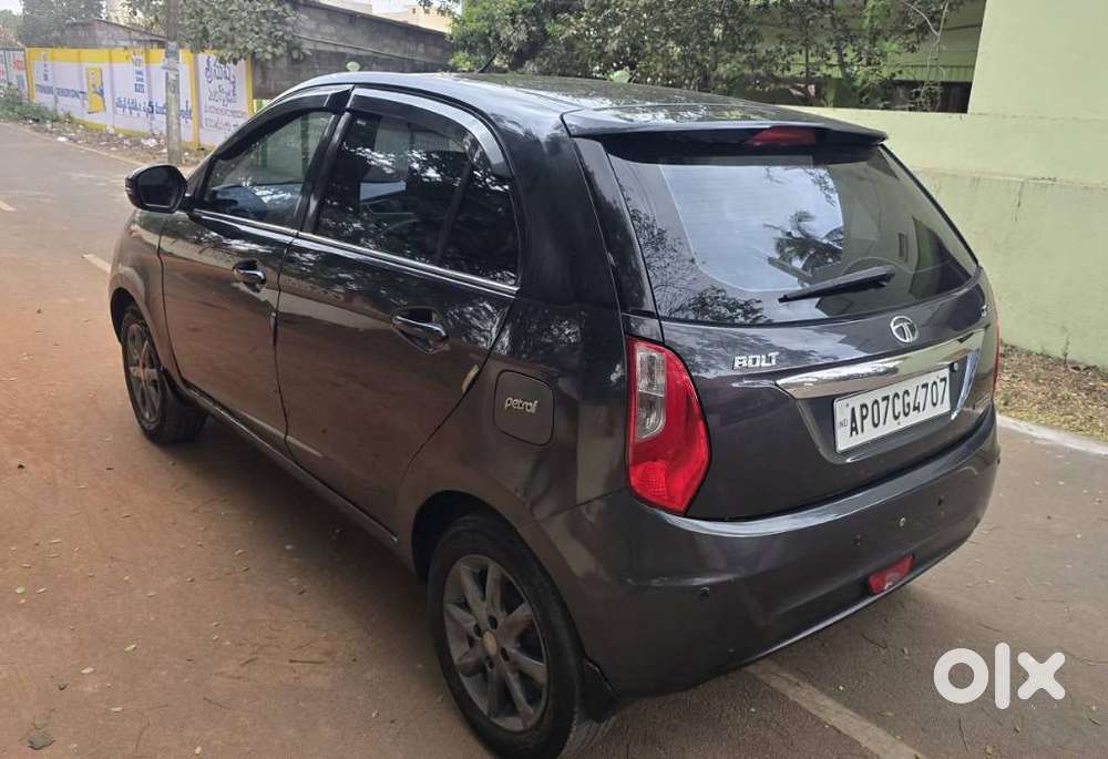 Tata Bolt Revotron Xt, 2015, Petrol