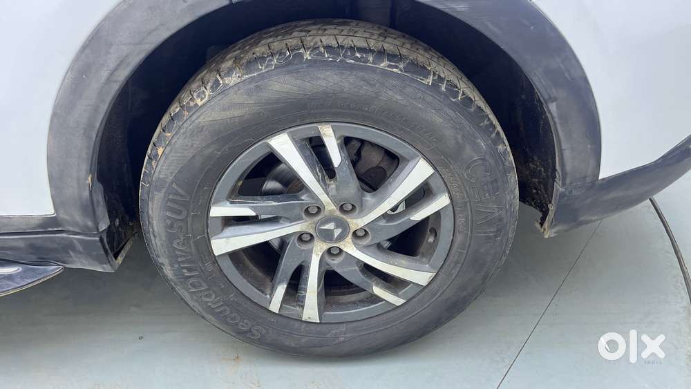 Mahindra Xuv700 2.2 Ax 5 Diesel At Str, 2021, Diesel