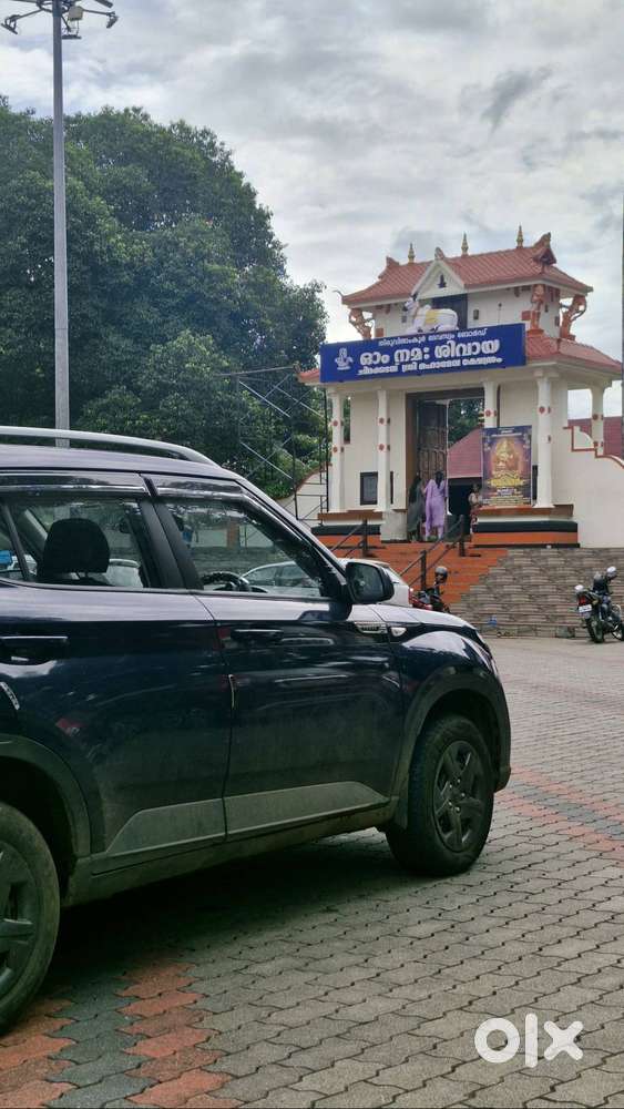 Hyundai Venue 2023 Petrol 41000 Km Driven