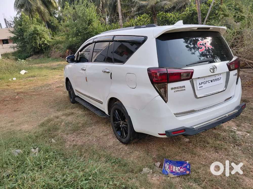 Toyota Innova Crysta 2016 Diesel 204000 Km Driven