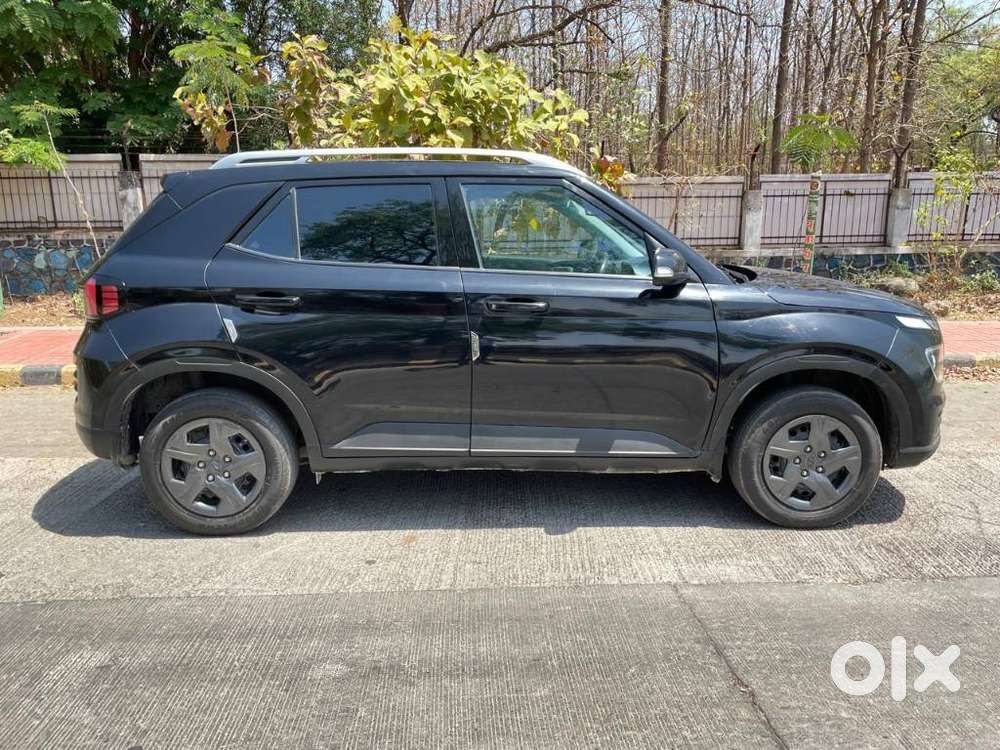 Hyundai Venue S (o) 1.2 Petrol Knight Edition, 2023, Petrol