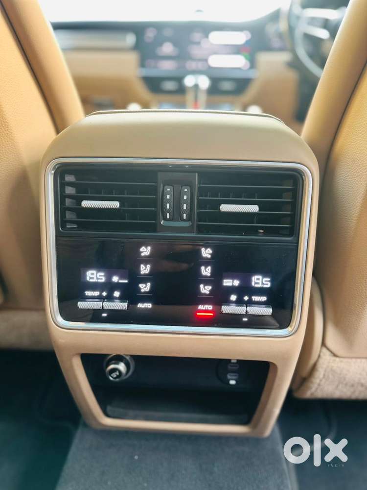 Porsche Cayenne E-hybrid Platinum Edition, 2023, Petrol