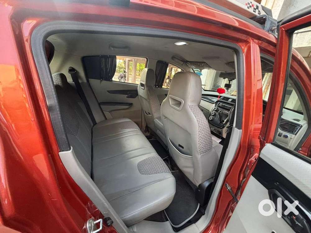 Mahindra 2017 Car Available