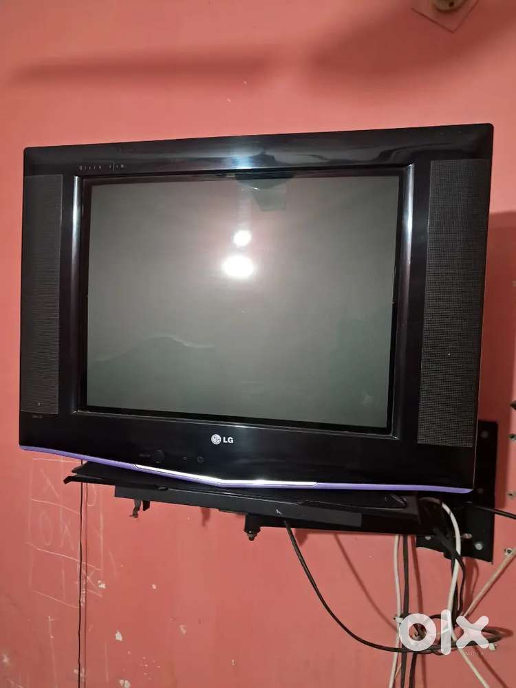 LED LG TV GOOD CONDITION with stand