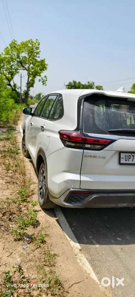 Maruti Suzuki Invicto Zeta Plus 2025