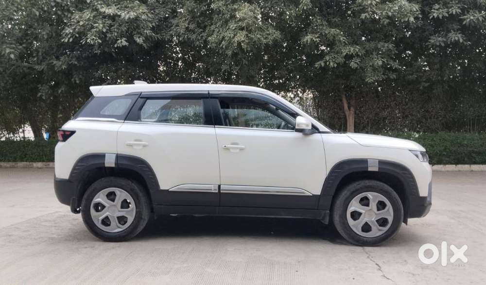 Maruti Suzuki Brezza 1.5 Lxi Smart Hybrid, 2025, Petrol