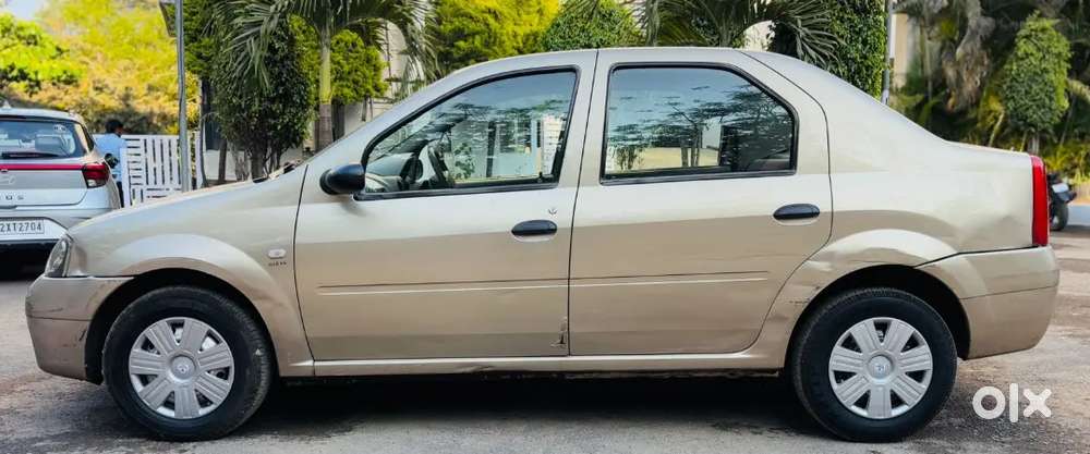 Mahindra Logan Petrol 77000 Km Driven