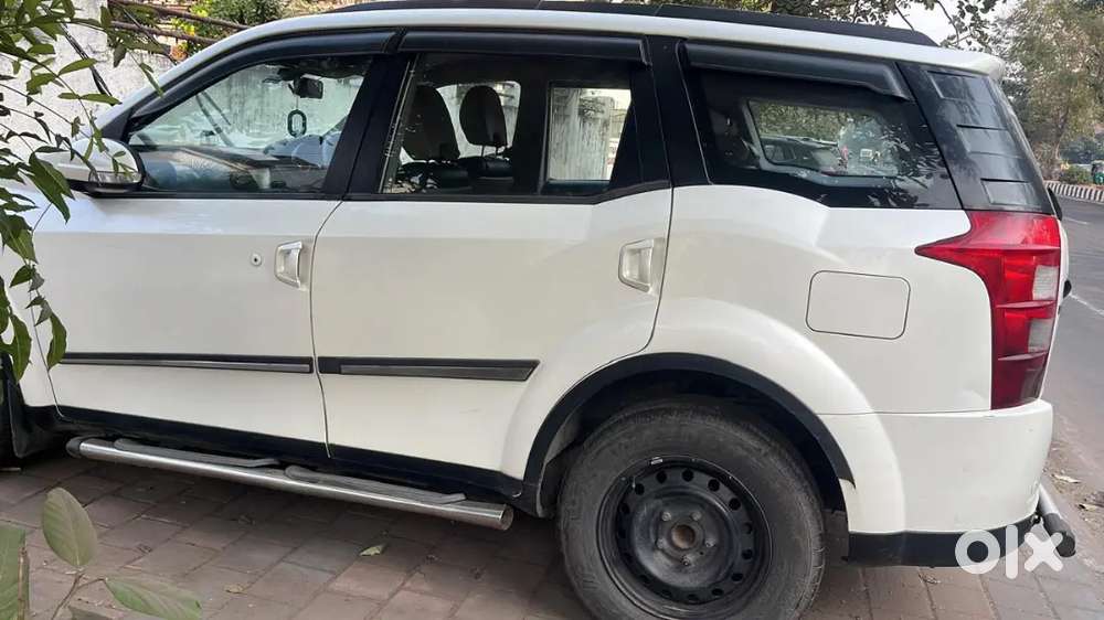 Mahindra Xuv500 2017 Diesel 76500 Km Driven