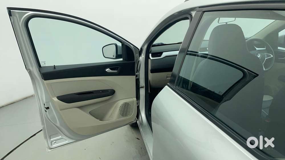 Renault Triber Rxz, 2019, Petrol