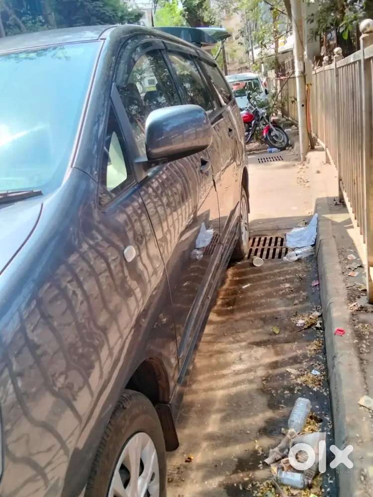 Toyota Innova 2015 Diesel Well Maintained