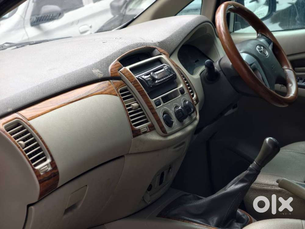 Toyota Innova 2.5 G (diesel) 8 Seater, 2012, Diesel