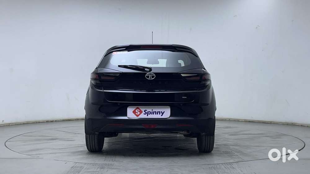 Tata Altroz 1.2 Xza Plus Dark Edition Dct, 2023, Petrol