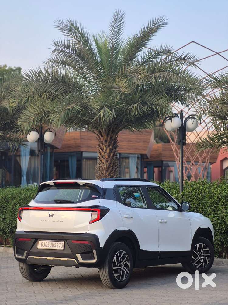 Mahindra Xuv 3xo Ax5 Pm Mt, 2026, Petrol