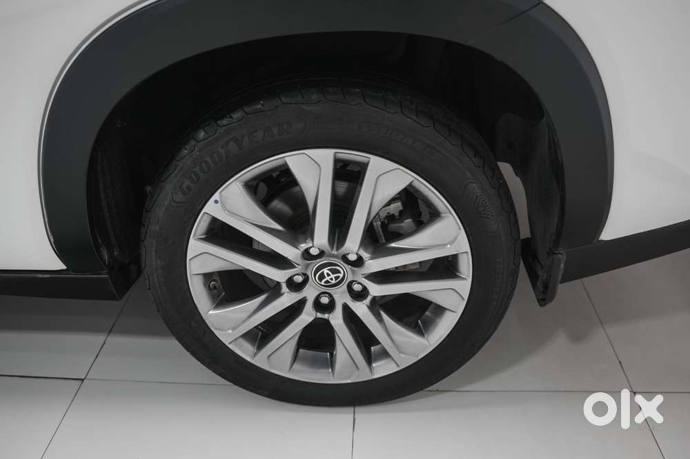 Toyota Innova Hycross 2.0 Zx Hybrid 7 Str, 2023, Petrol