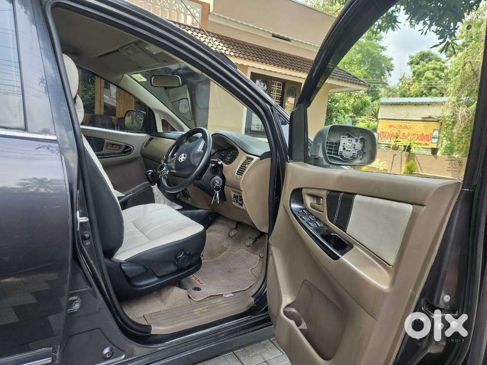 Toyota Innova 2015 Diesel Well Maintained