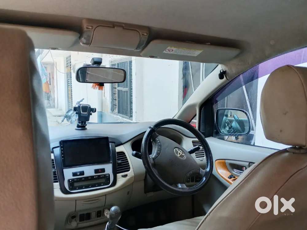 Toyota Innova 2011 Diesel 200000 Km Driven