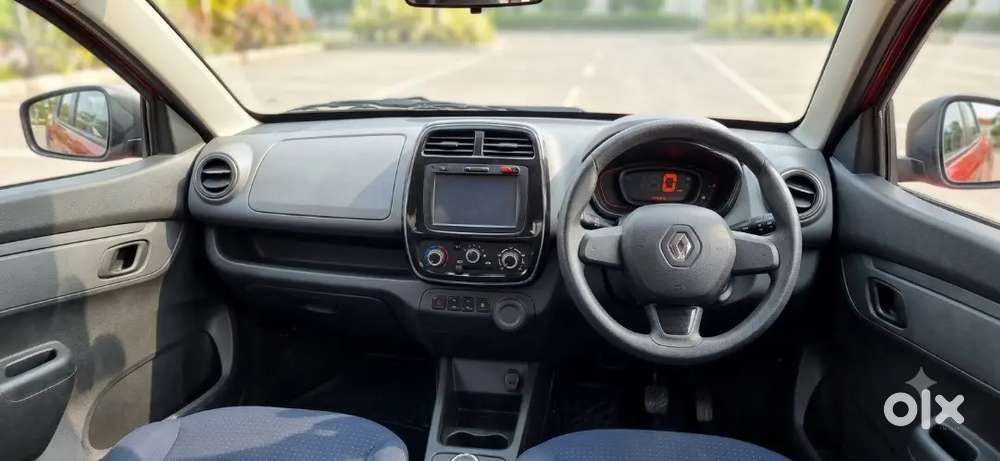 Renault Kwid Dec 2015 Top Model With Alloys And Airbag