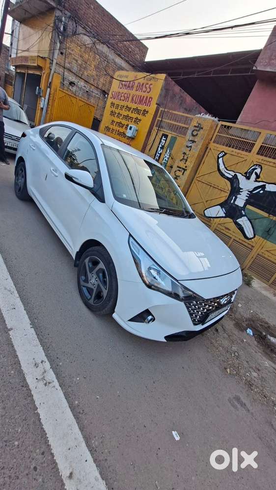 Hyundai Verna 2022 Diesel 40000 Km Driven Well Maintained