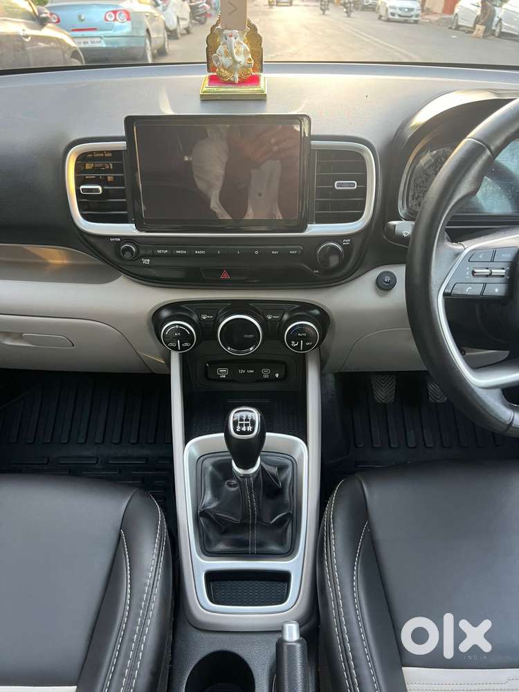 Hyundai Venue Sx Mt, 2024, Cng & Hybrids