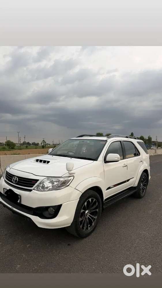 Toyota Fortuner 2015 Diesel 160000 Km Driven