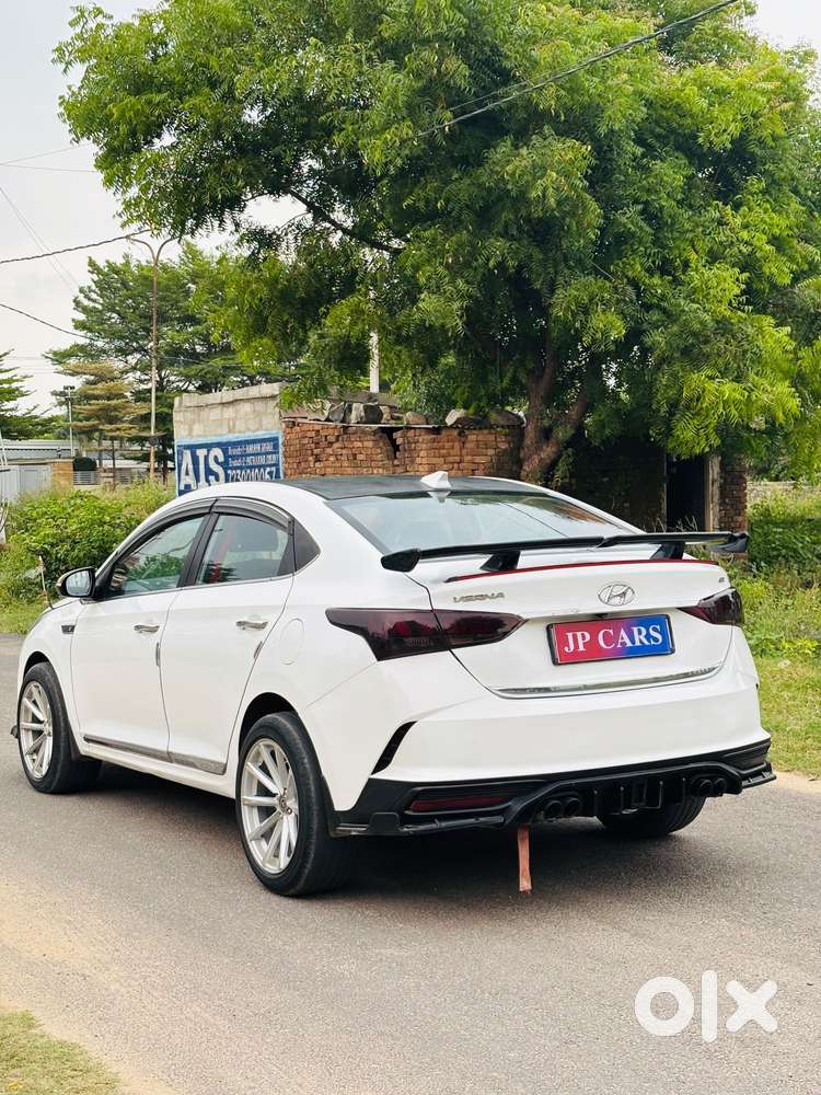 Hyundai Verna 1.5 Sx Ivt, 2022, Petrol