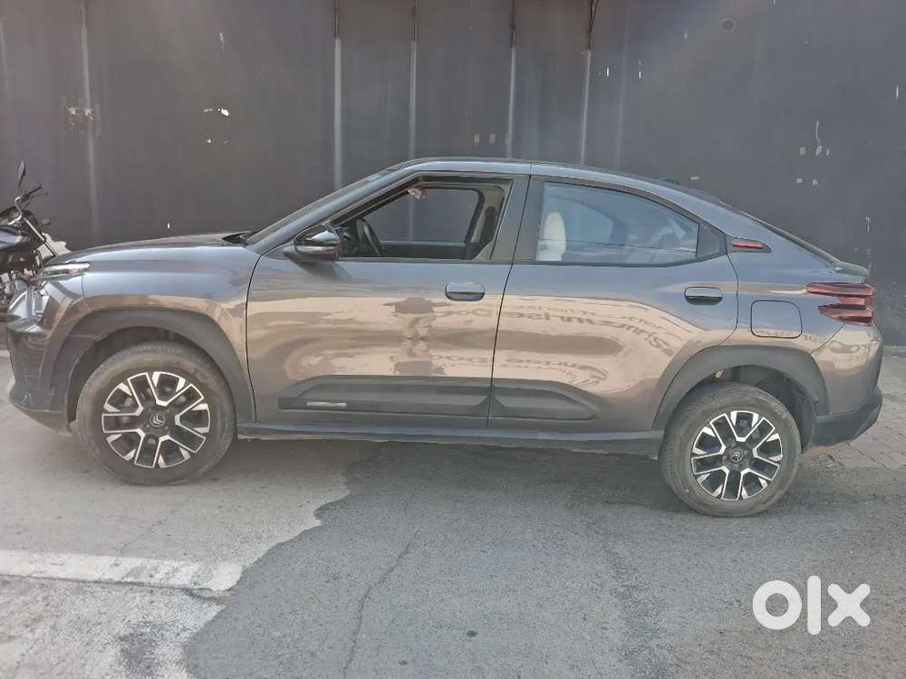 मुझे अपनी कंपनी के डेमो व्हीकल बेचने हैं।