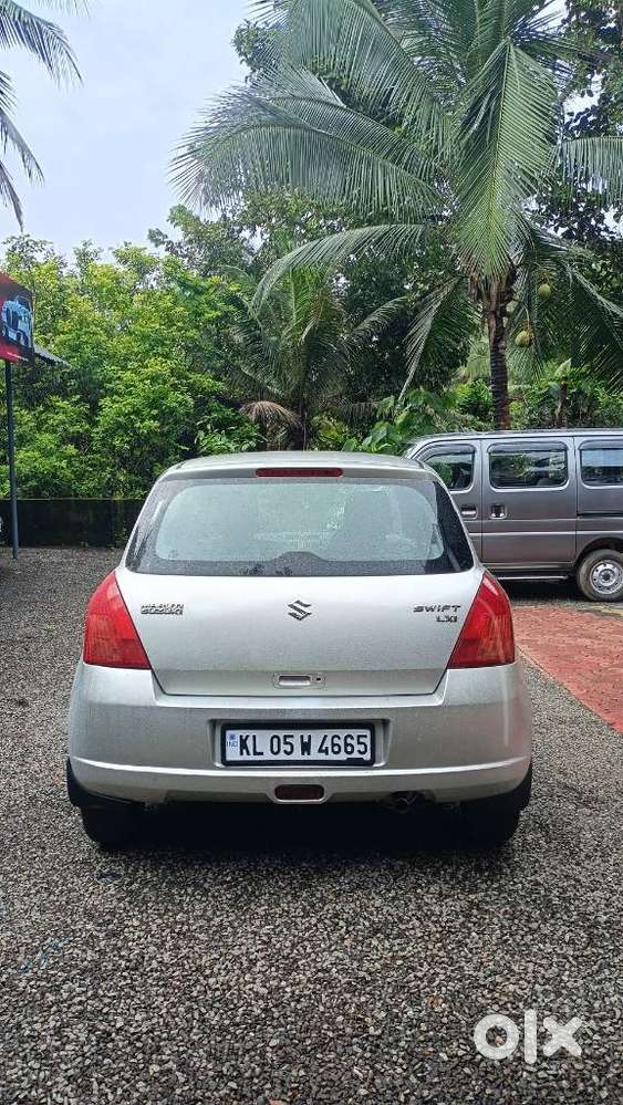 Maruti Suzuki Swift Lxi Bsiv, 2006, Petrol