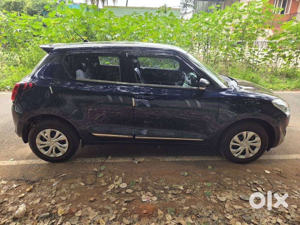 Maruti Suzuki Swift Vxi + Manual, 2023, Petrol