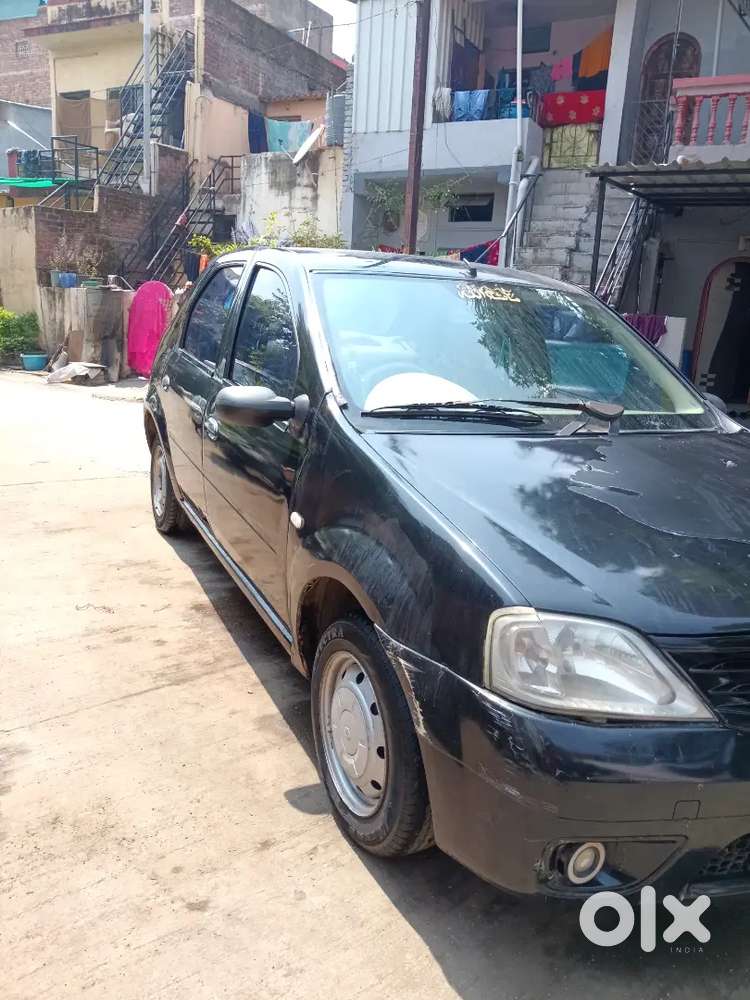 Mahindra Logan Petrol 2007