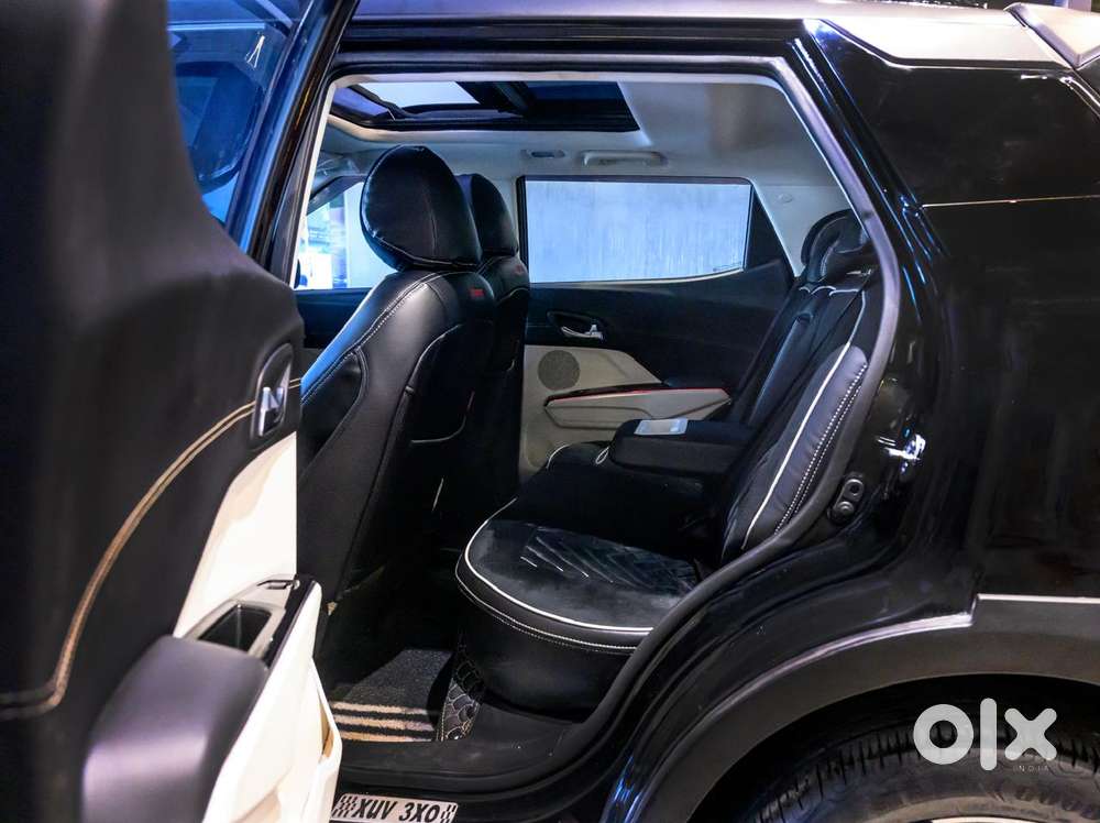 Mahindra Xuv 3xo Ax7l 1.2 Petrol At (pg), 2024, Petrol