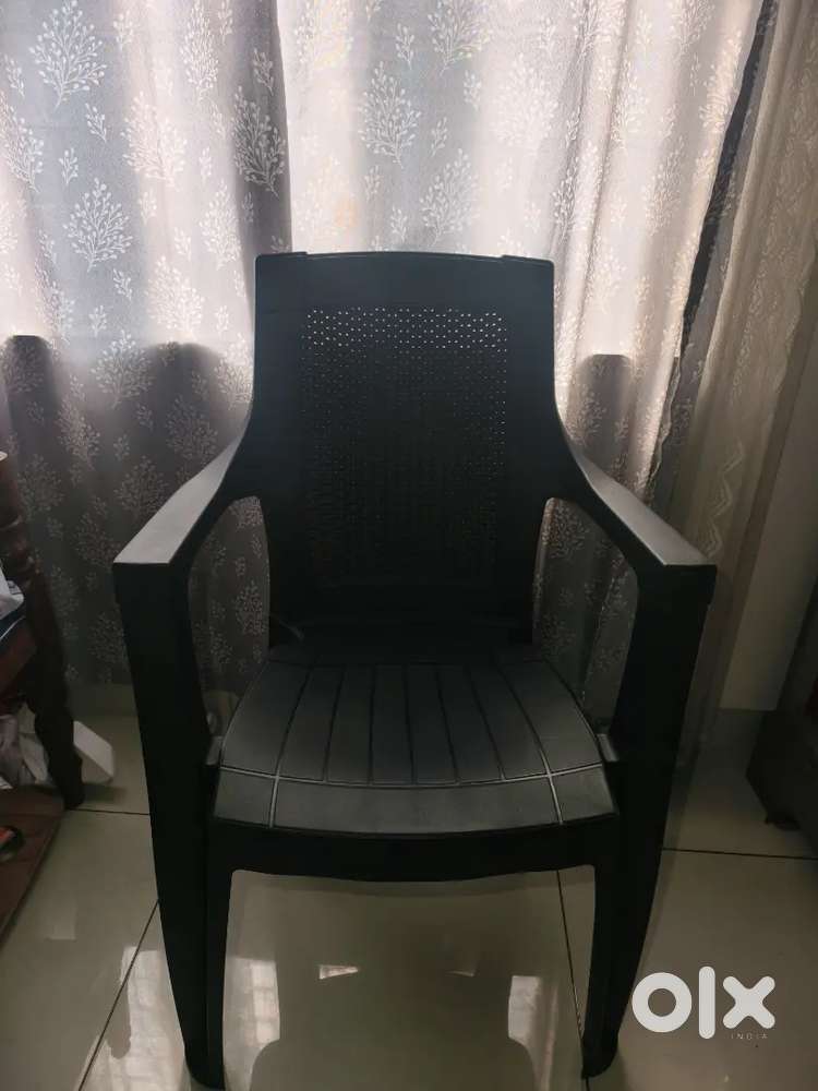 Nilkamal Chair ; Good Condition | Black