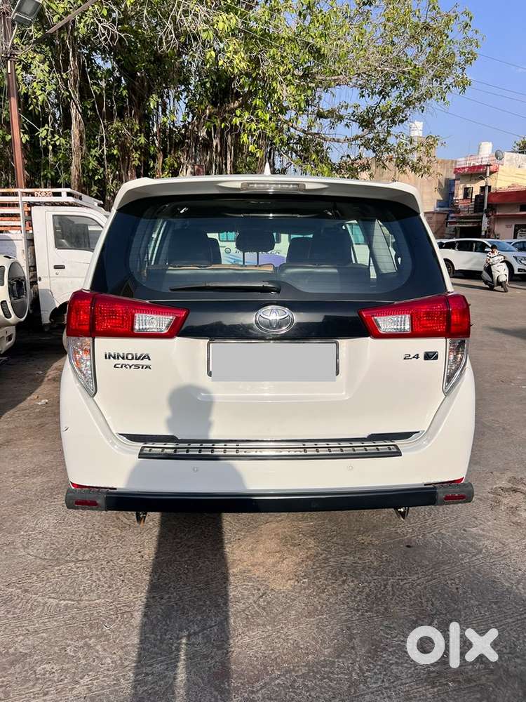 Toyota Innova Crysta 2018 Diesel Well Maintained