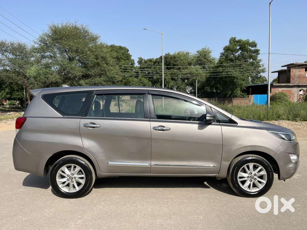 Toyota Innova Crysta 2.4 V 7 Str, 2016, Diesel