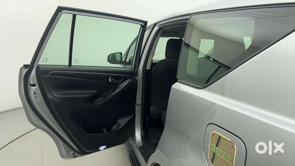 Toyota Innova Crysta [2020-ongoing] 2.7 Gx At 7 Str, 2022, Petrol
