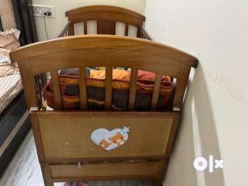 Baby cot for outlet sale olx