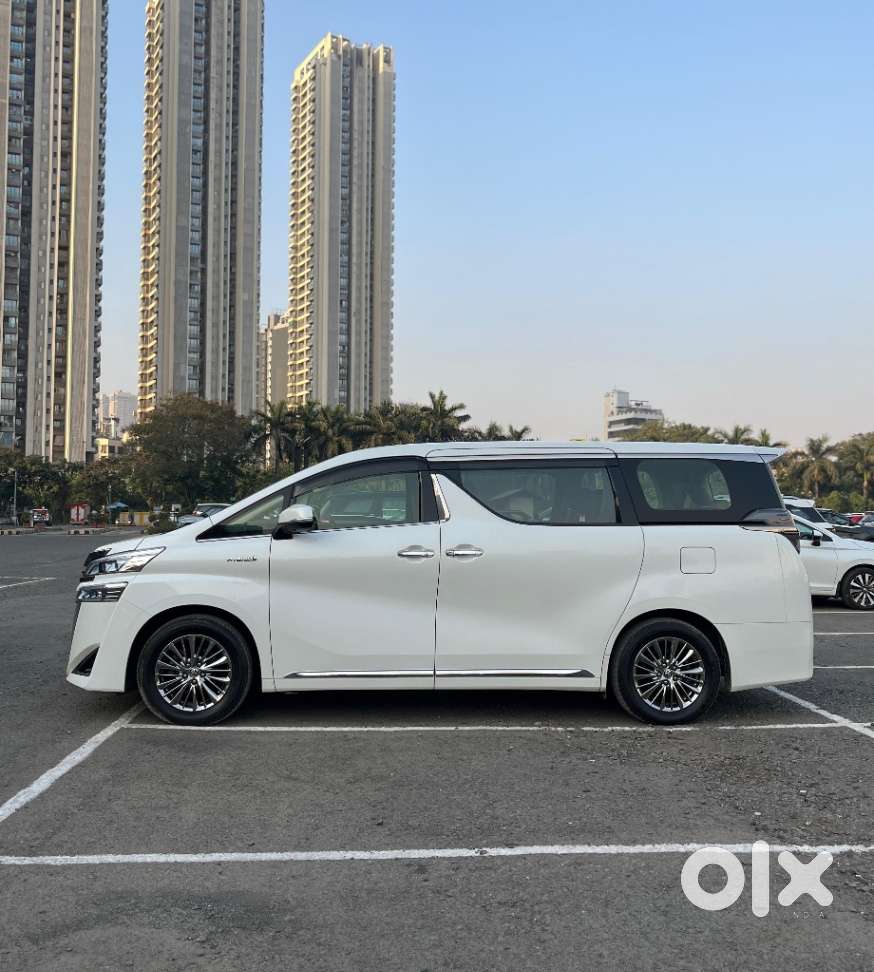 Toyota Vellfire Vip – Executive Lounge, 2023, Petrol