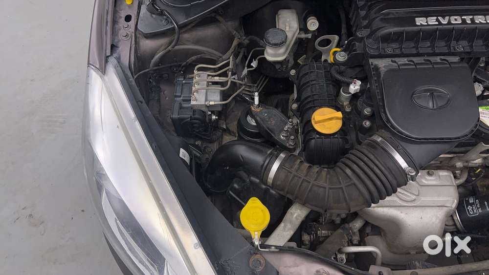 Tata Tiago Xza, 2017, Petrol