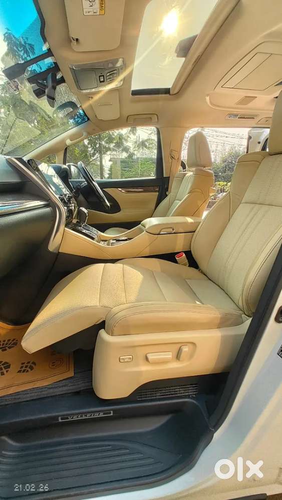 Toyota Vellfire, 2022, Petrol